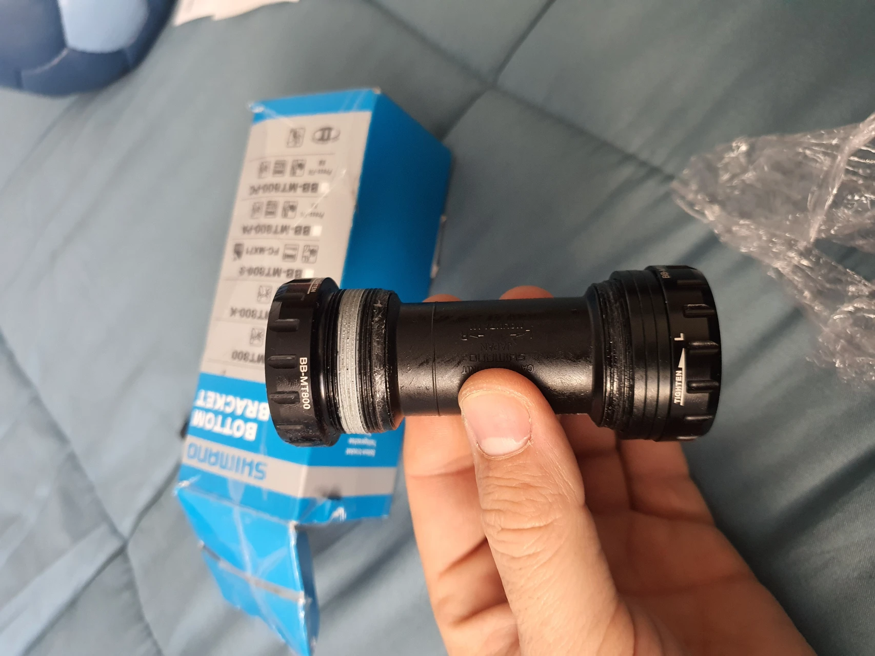 3. Monobloc pedalier shimano BB-MT800