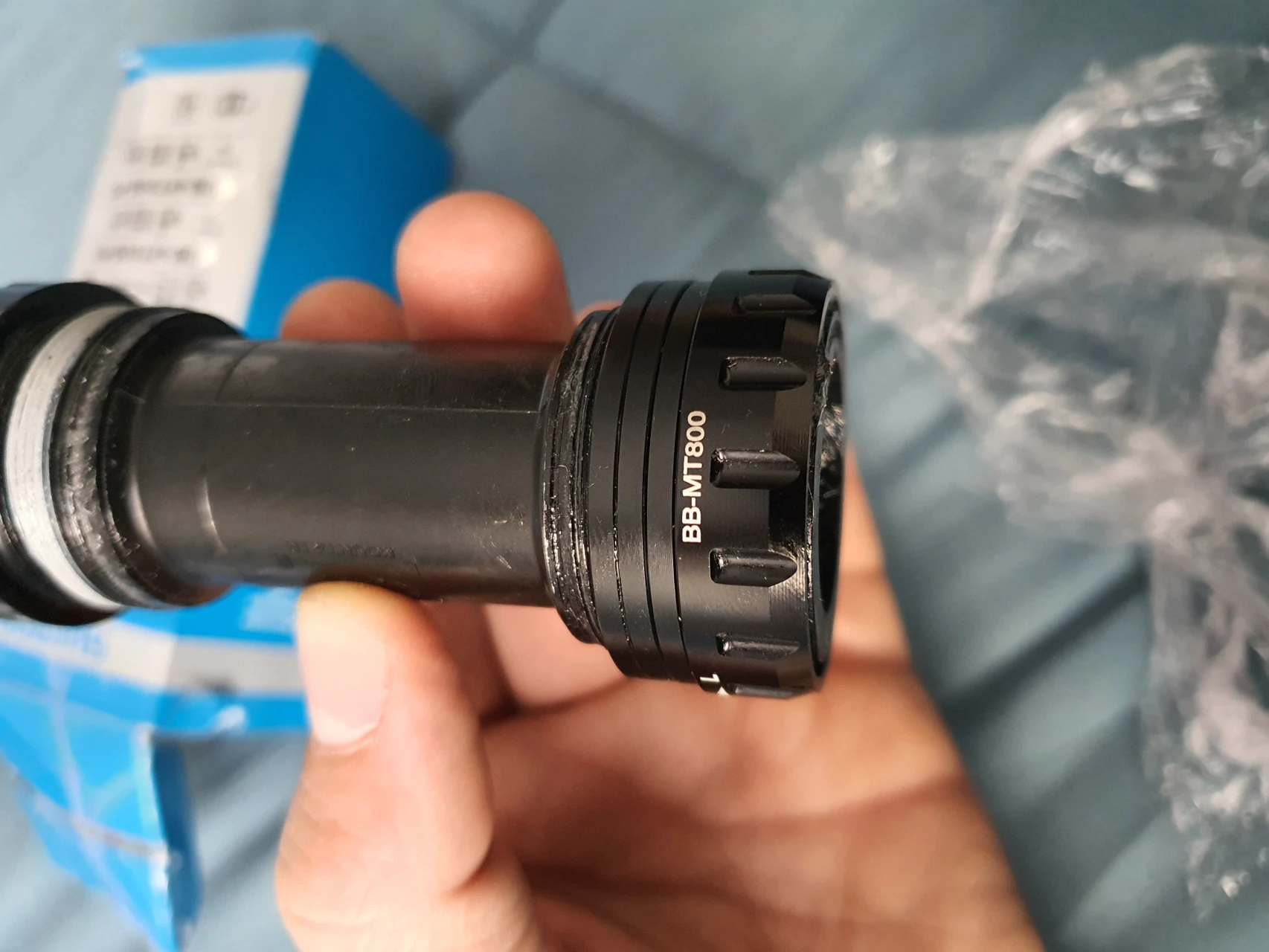 2. Monobloc pedalier shimano BB-MT800