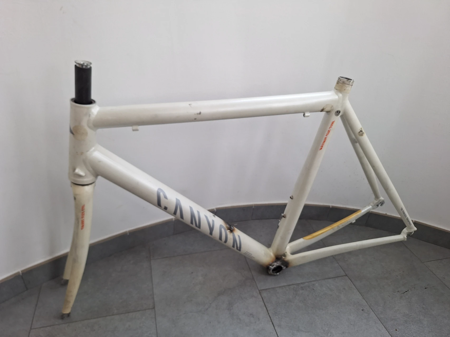 4. Furca carbon