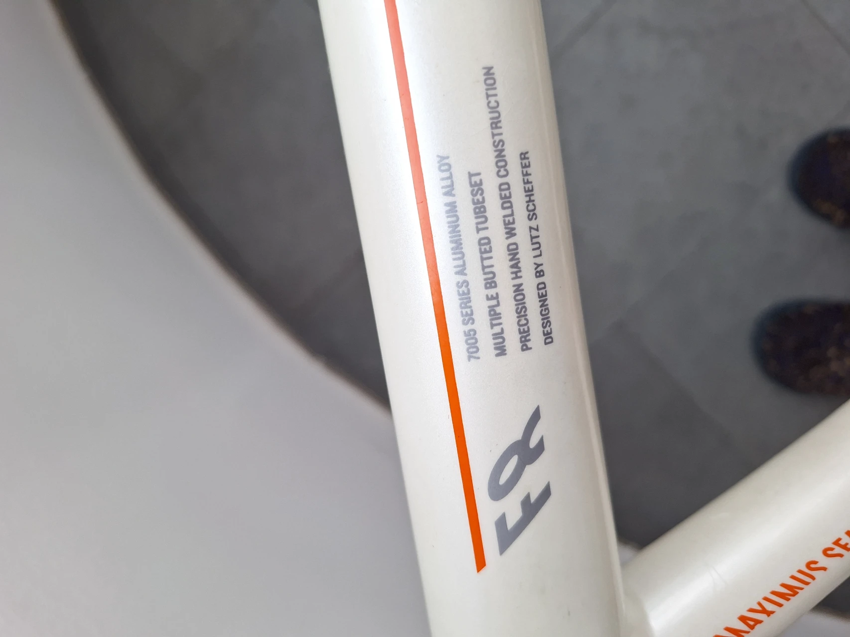 6. Furca carbon