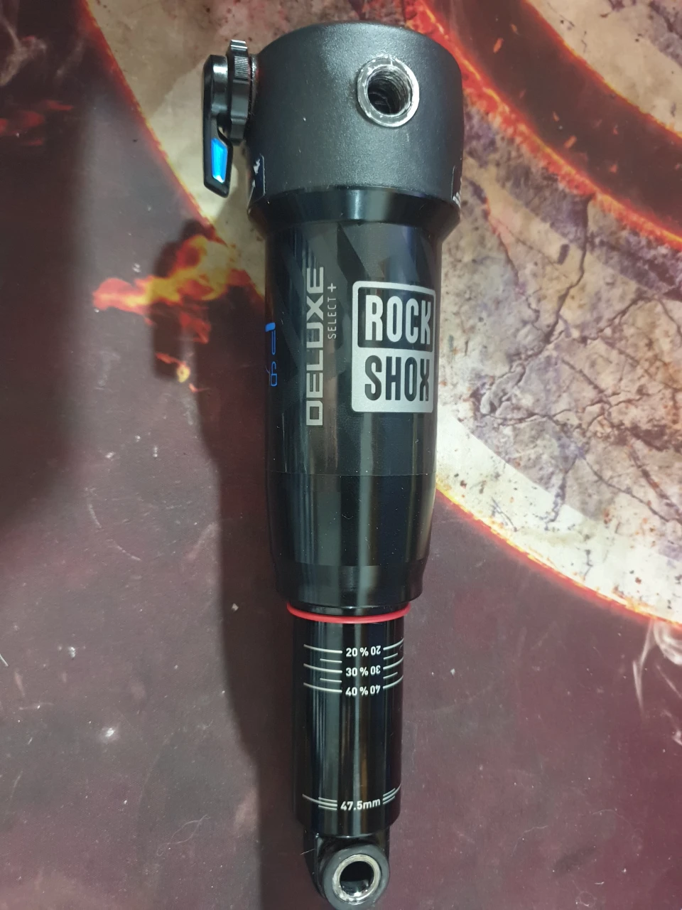 1. Vând Shock Rockshox Deluxe Select+