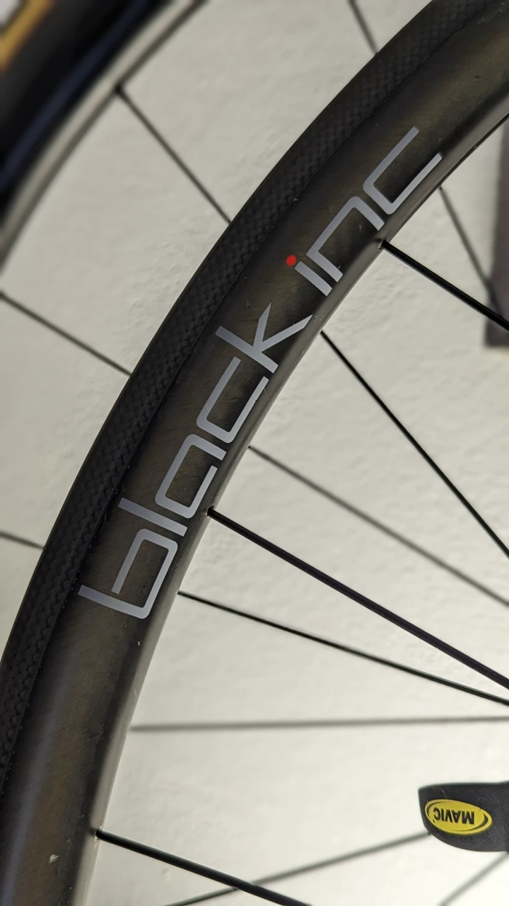 5. Roti cursiera Black Inc carbon