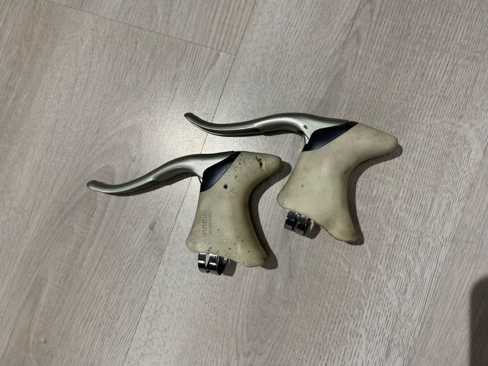 1. Manete frana cursiera shimano 105