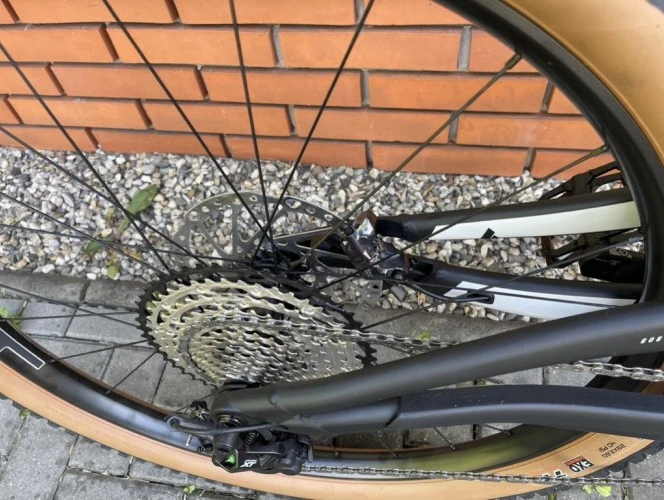1. Bicicleta electrica BULLS E-STREAM EVO AM 5 29" model 2023