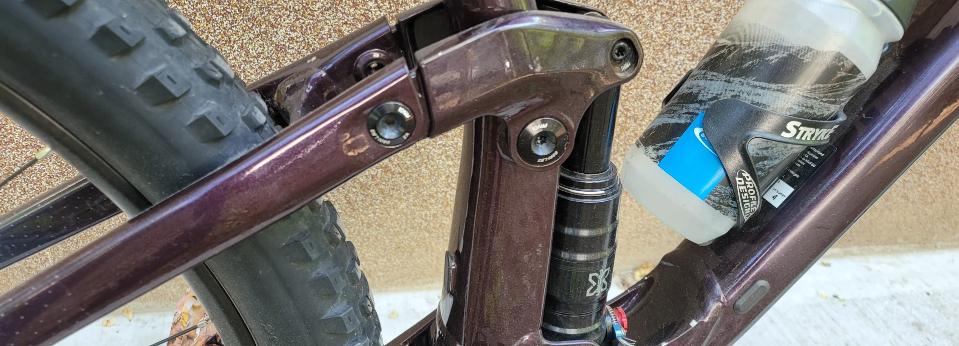 1. Bicicleta Scott genius roti pe 29
