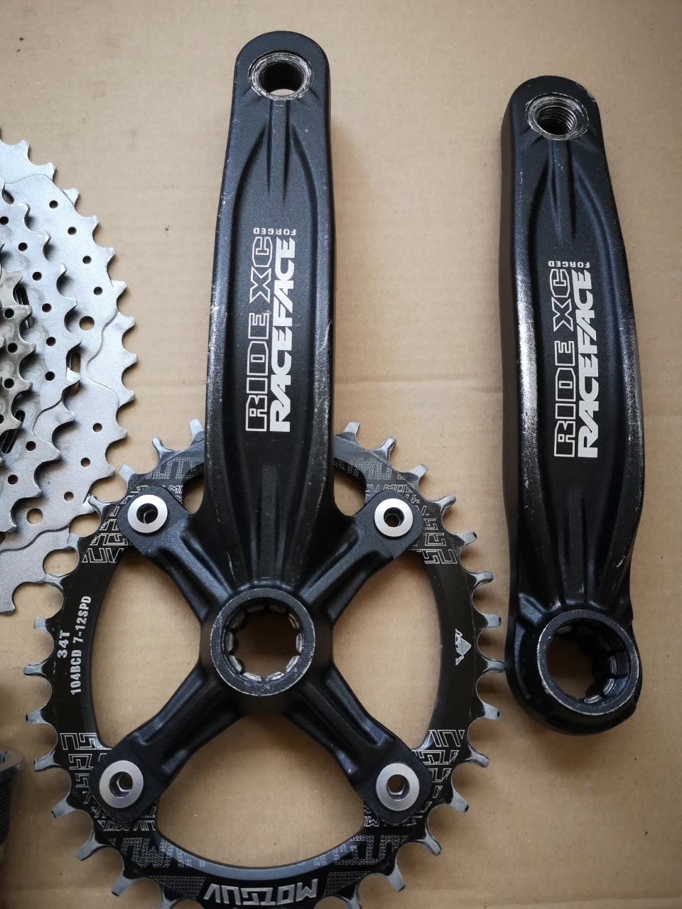 8. Grupset transmisie 12 vit shimano race face