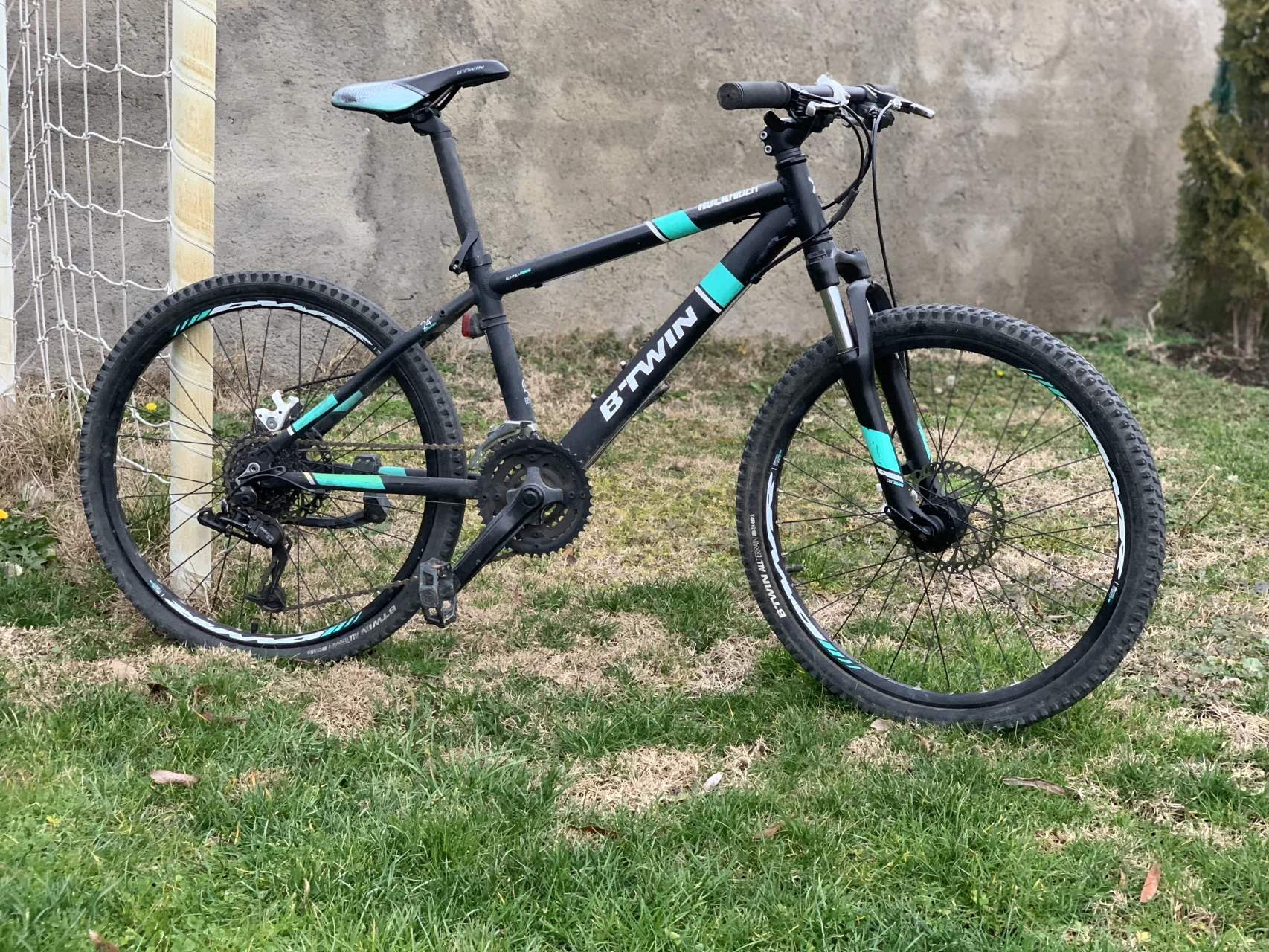 1. Vând bicicletă MTB