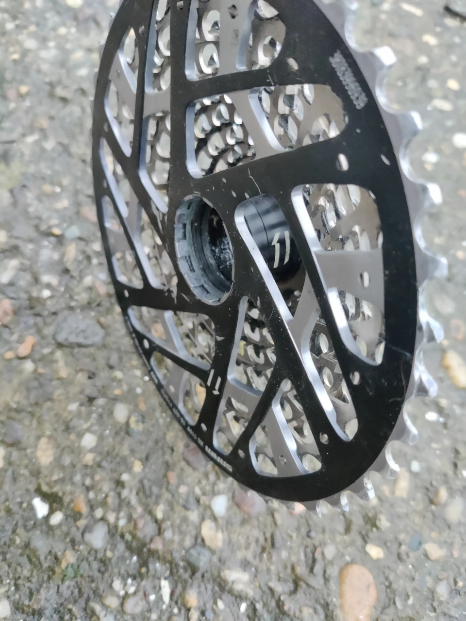 1. Caseta pinioane Sram XO 11v. 10-42d.