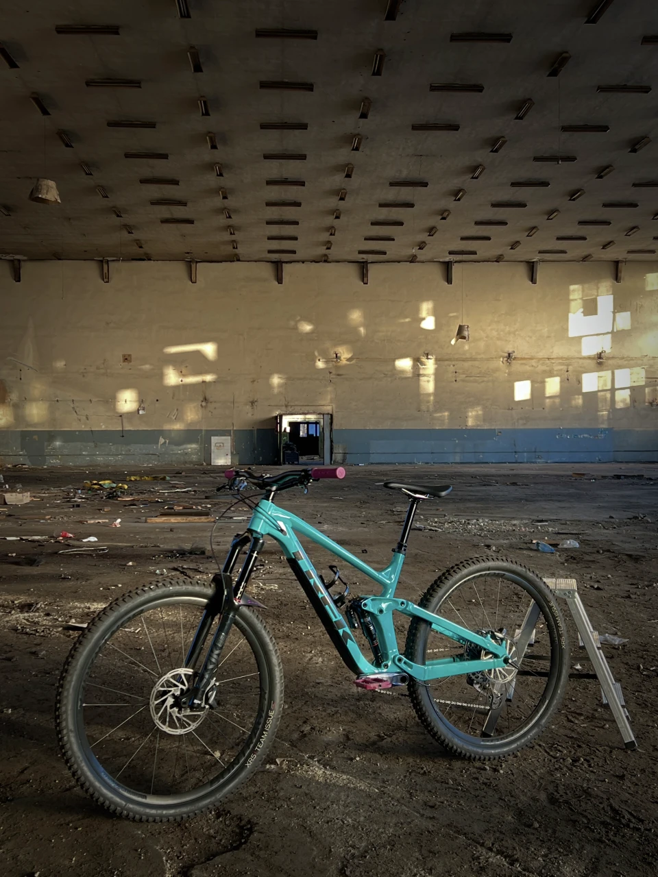 1. Trek slash 8