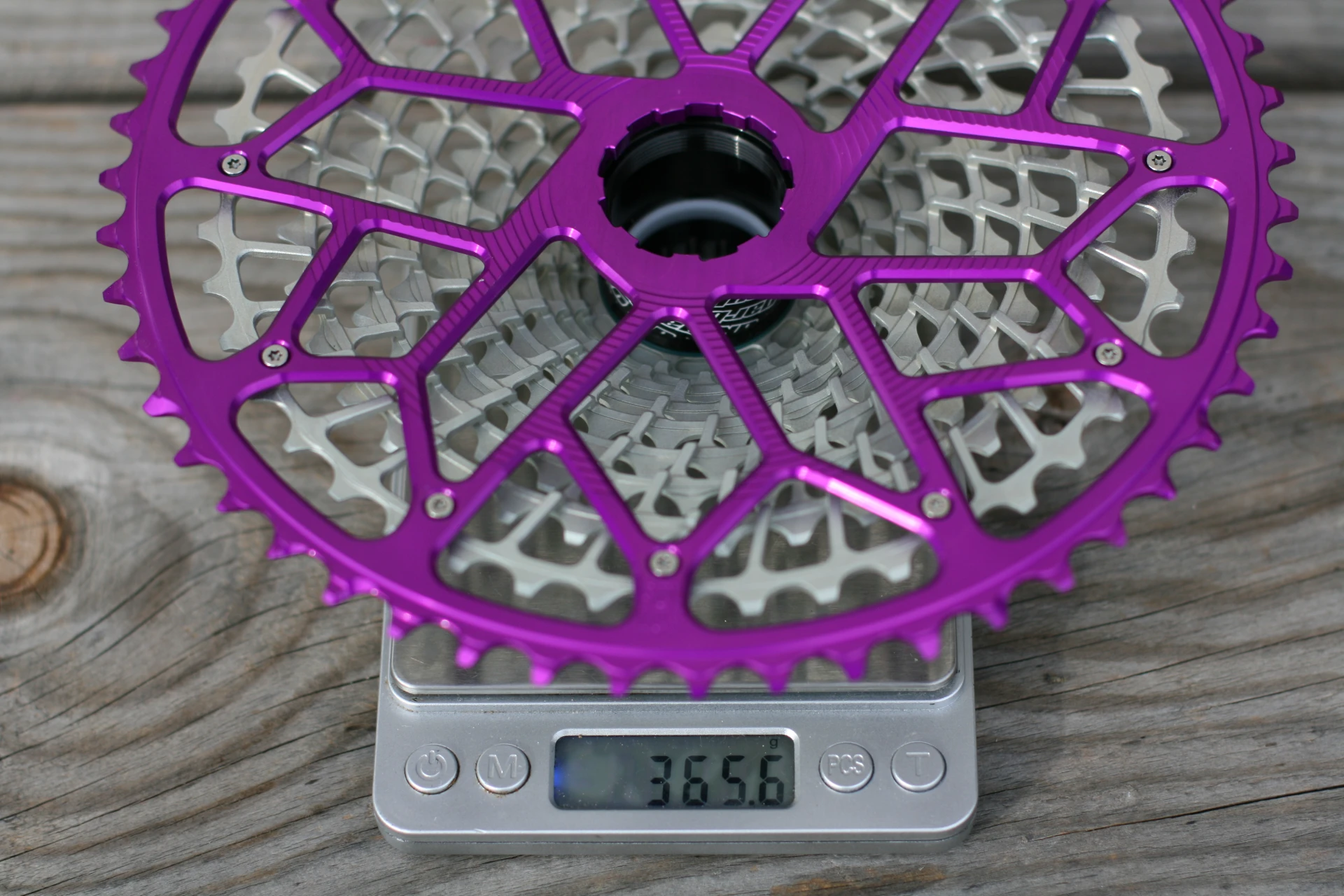 1. Set pinioane Garbaruk - 12 viteze / Sram XD / Violet 10-52