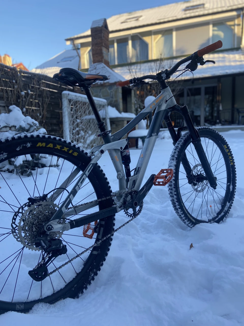 4. Bicicleta cube stereo 160 marimea S(custom)