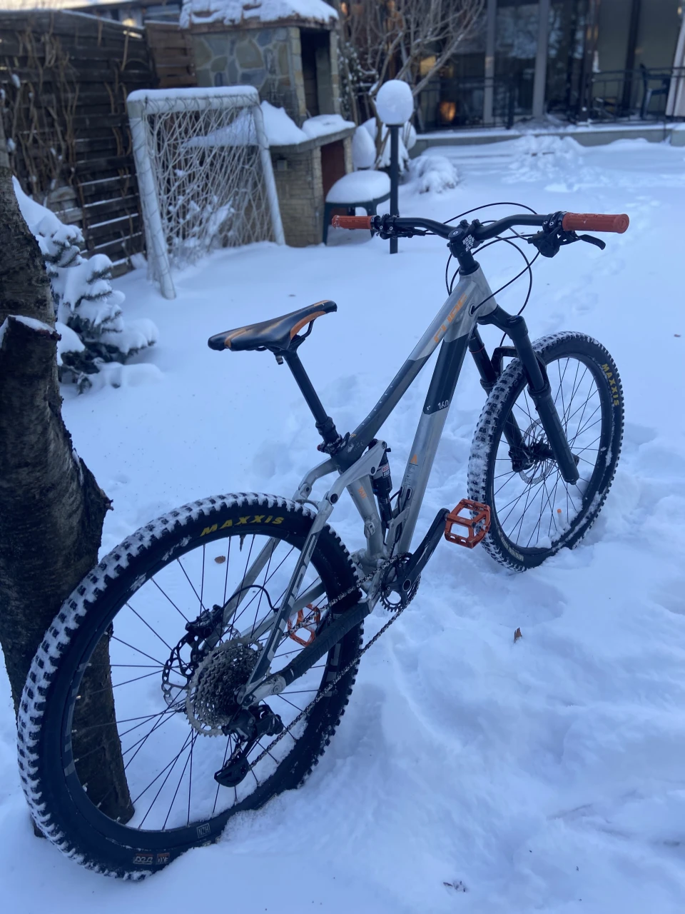 3. Bicicleta cube stereo 160 marimea S(custom)