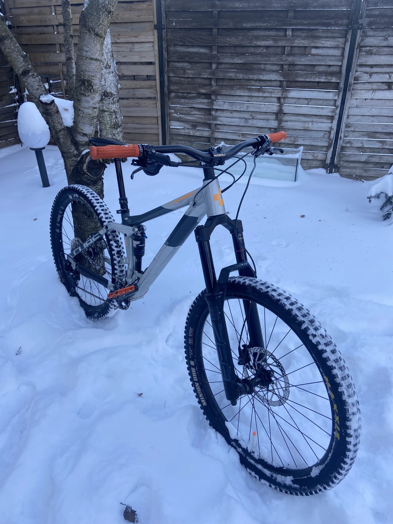 2. Bicicleta cube stereo 160 marimea S(custom)