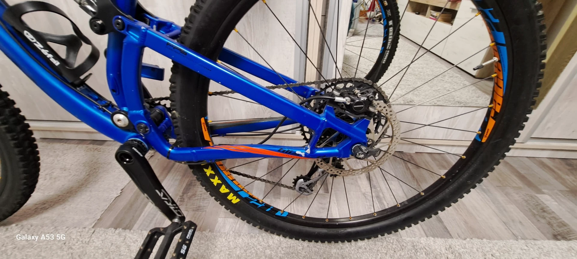 1. Rock Machine Blizzard 50 29er Custom