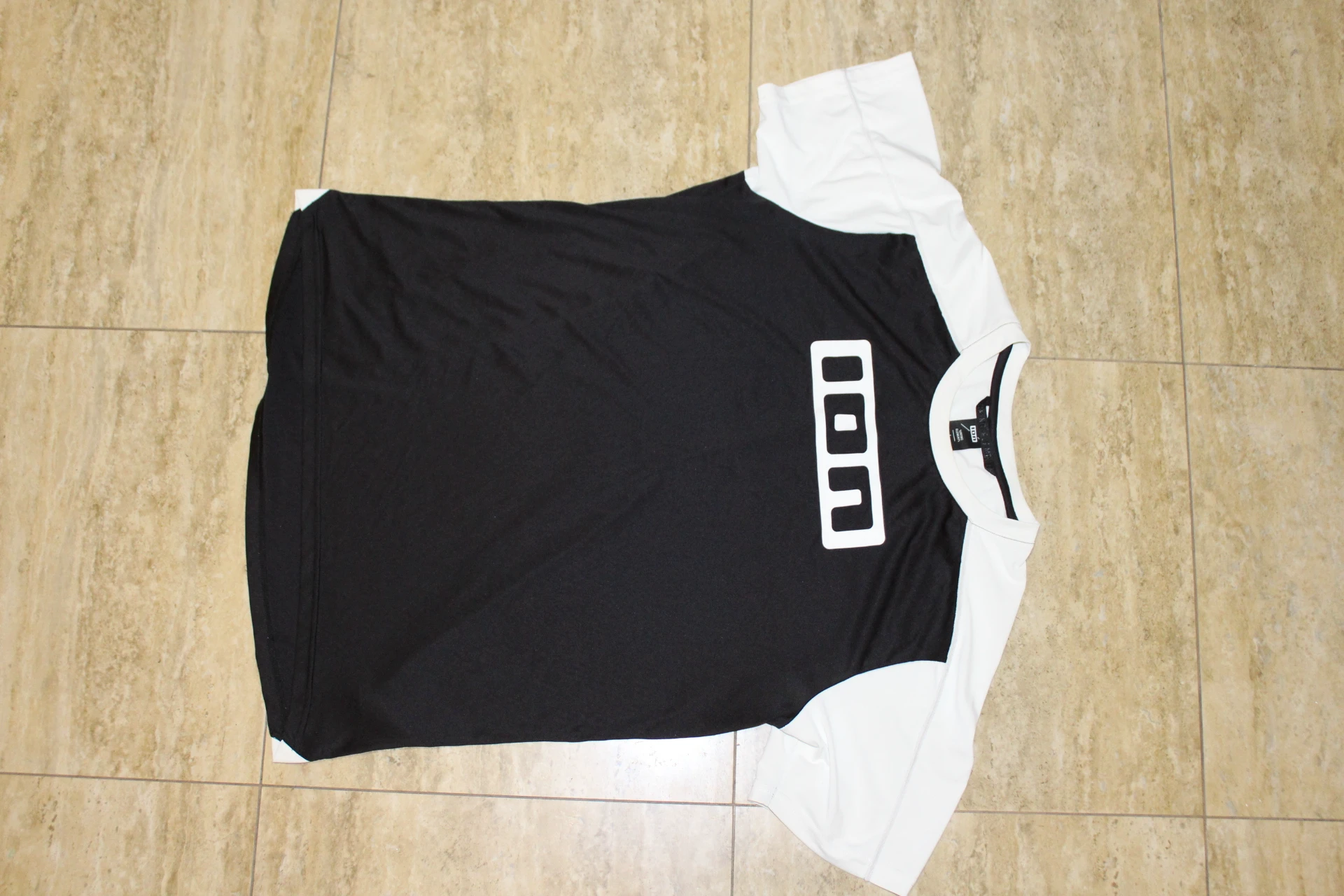 1. ION Logo jersey - Large