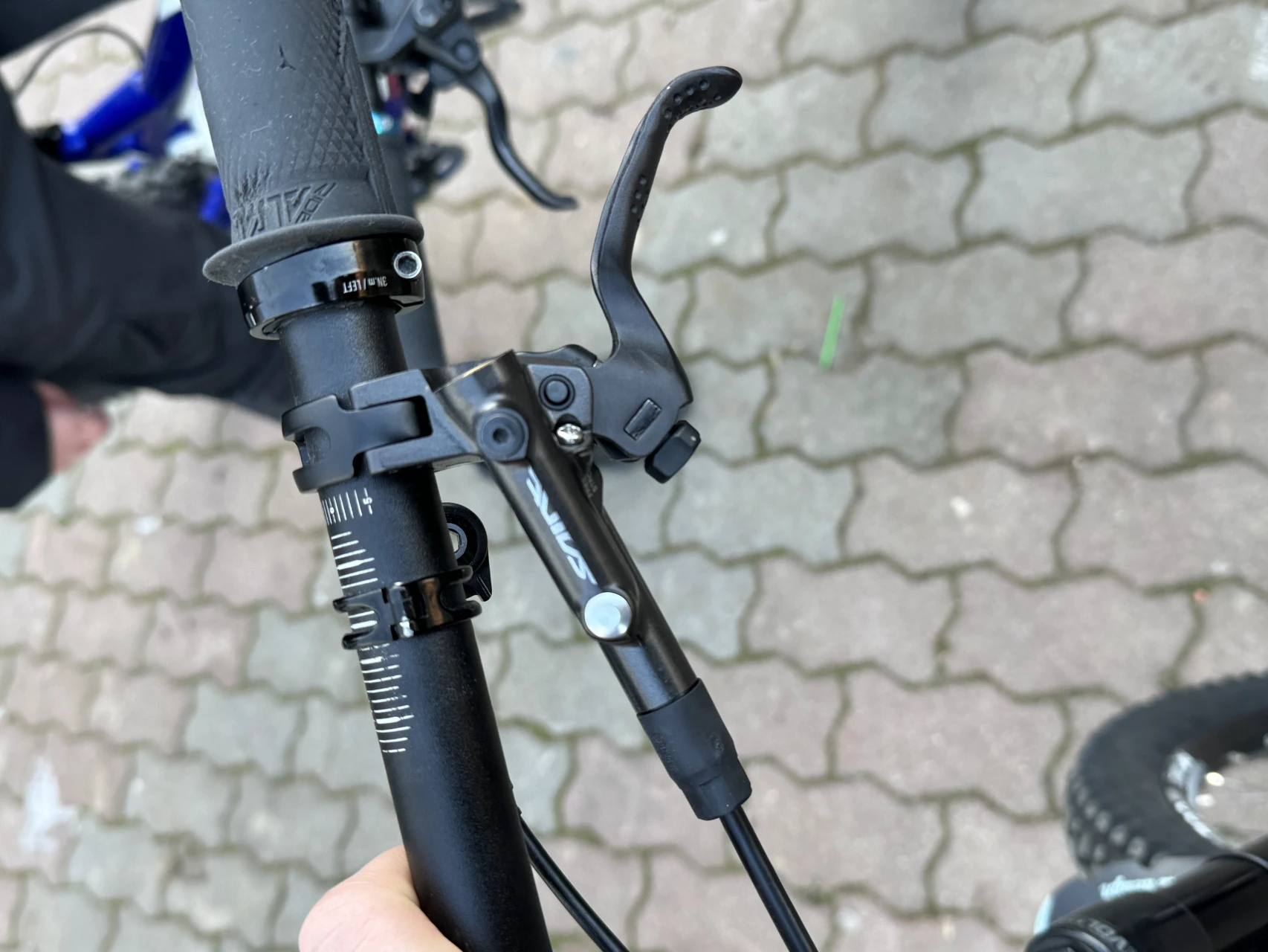 1. Commencal Clash