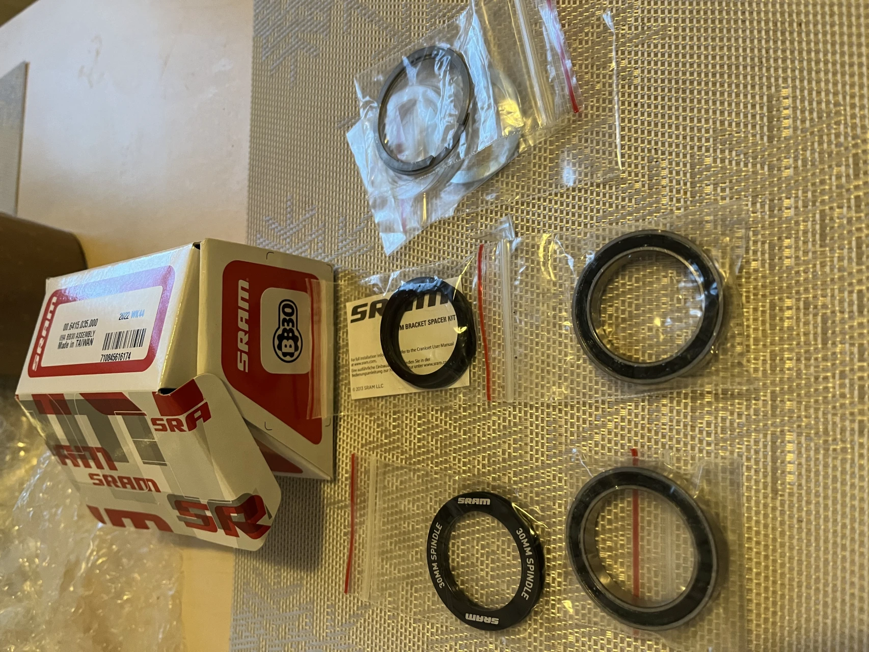 1. Rulmenti pedalieri sram BB 30