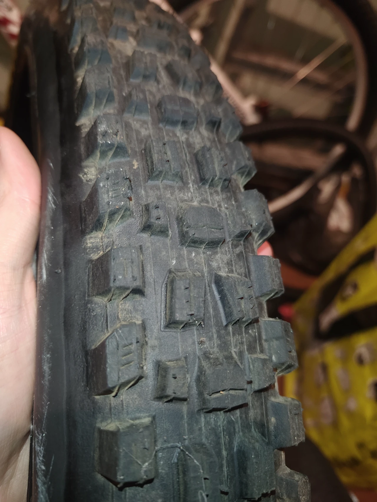 2. Cauciuc maxxis assegai 27.5x2.50 wt exo plus+