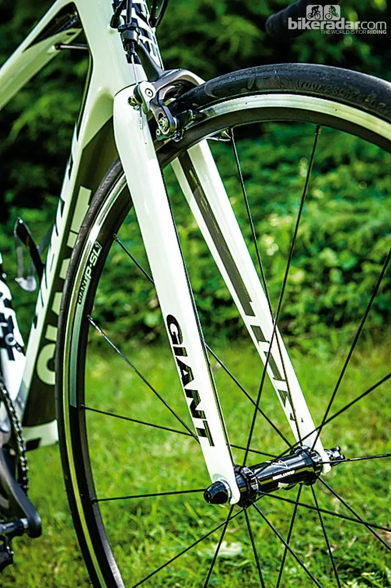 1. Cumpar furca Giant TCR carbon