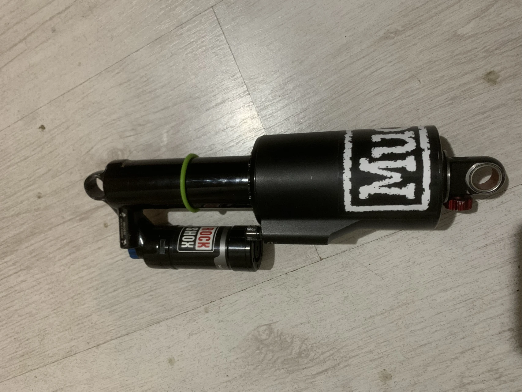 1. Amortizor / Shock Rock Shox Vivid Air R2C