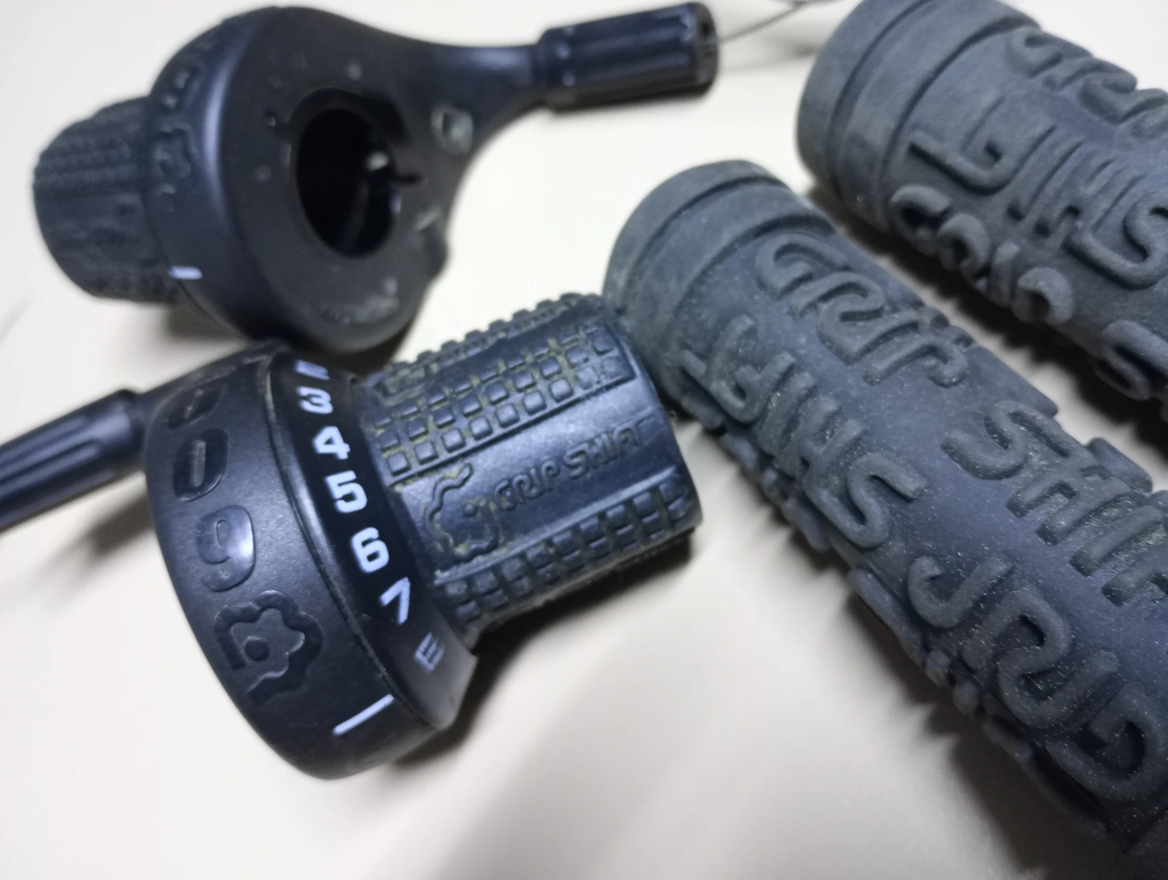 1. Sram srt600 grip shift