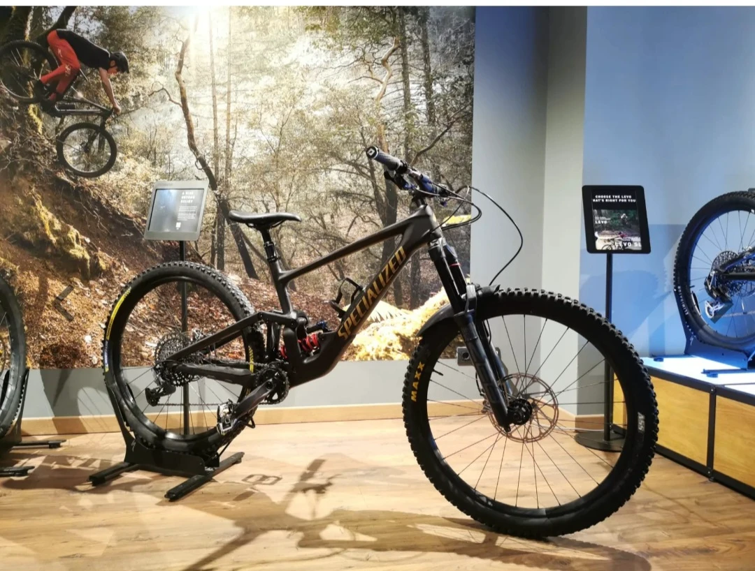 8. Specialized enduro comp 2023