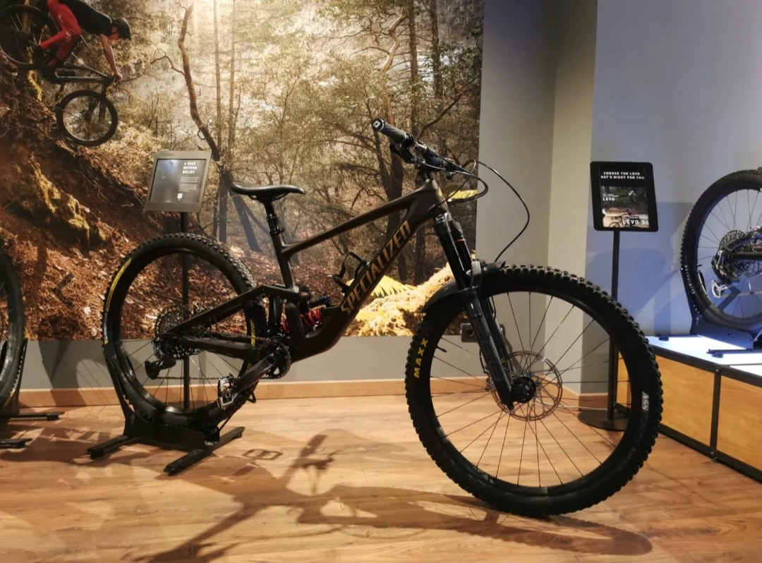 7. Specialized enduro comp 2023