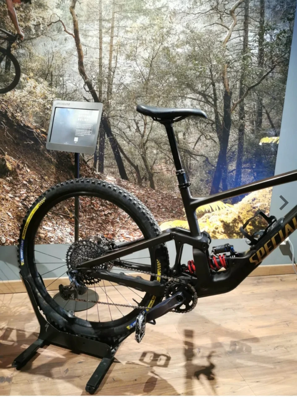 4. Specialized enduro comp 2023