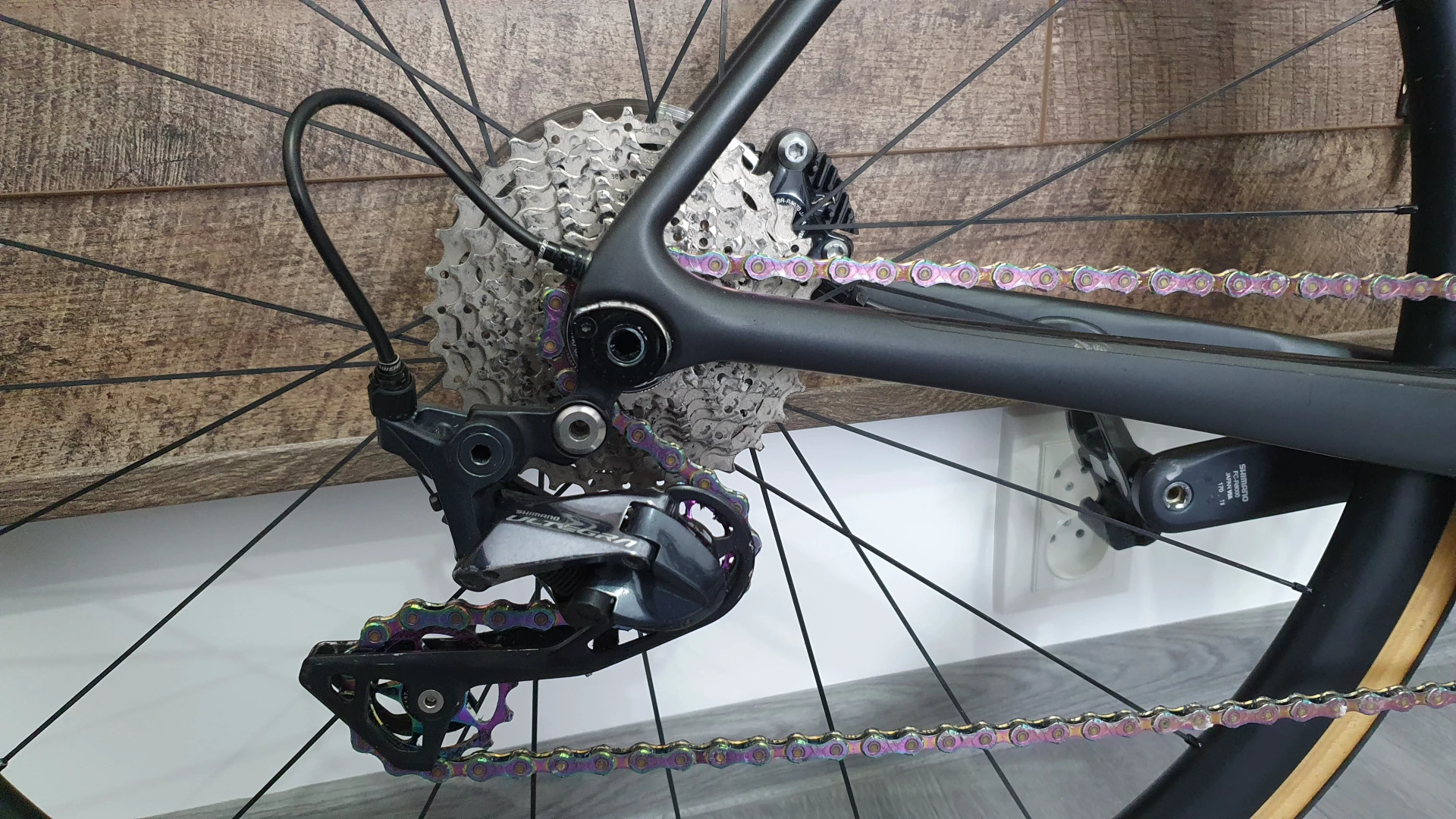8. Bicicleta Cursiera Carbon Giant TCR Advanced Disc 1 KOM 2021