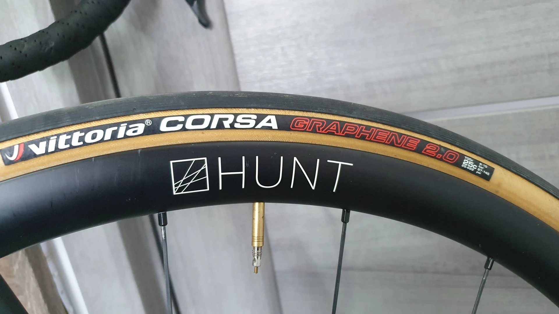 6. Bicicleta Cursiera Carbon Giant TCR Advanced Disc 1 KOM 2021