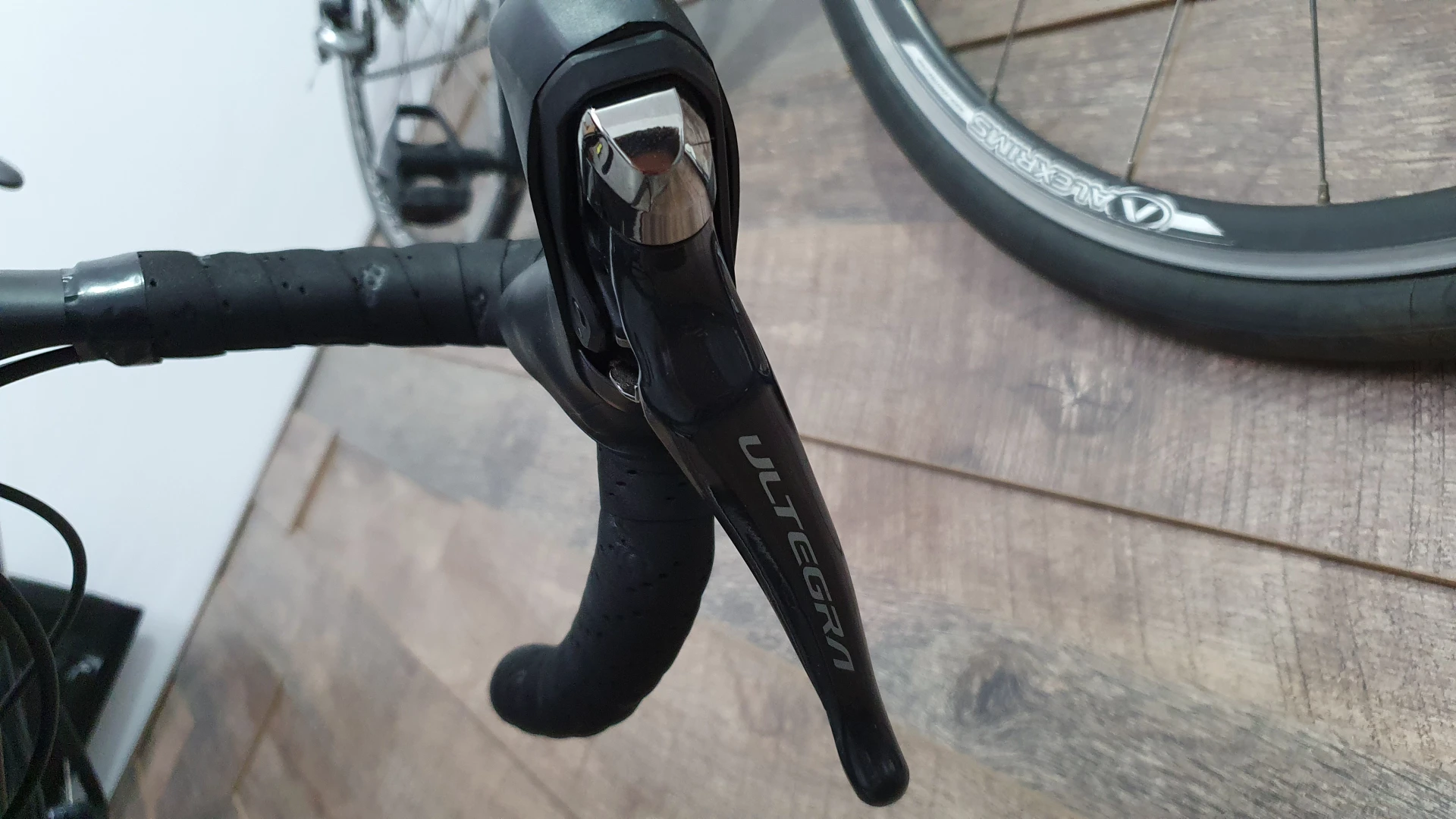 4. Bicicleta Cursiera Carbon Giant TCR Advanced Disc 1 KOM 2021