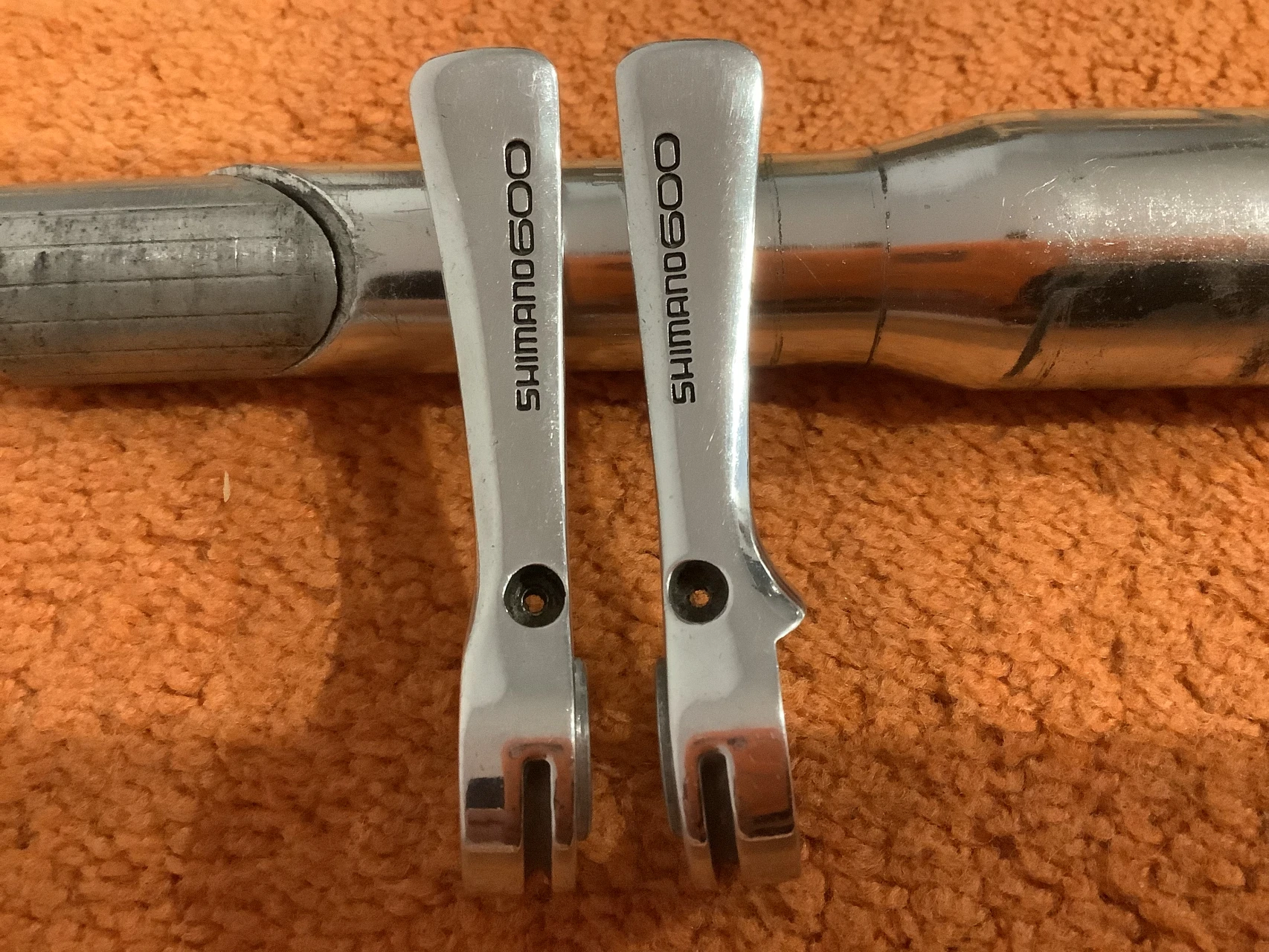 1. Manete Shimano 600 SL-6208