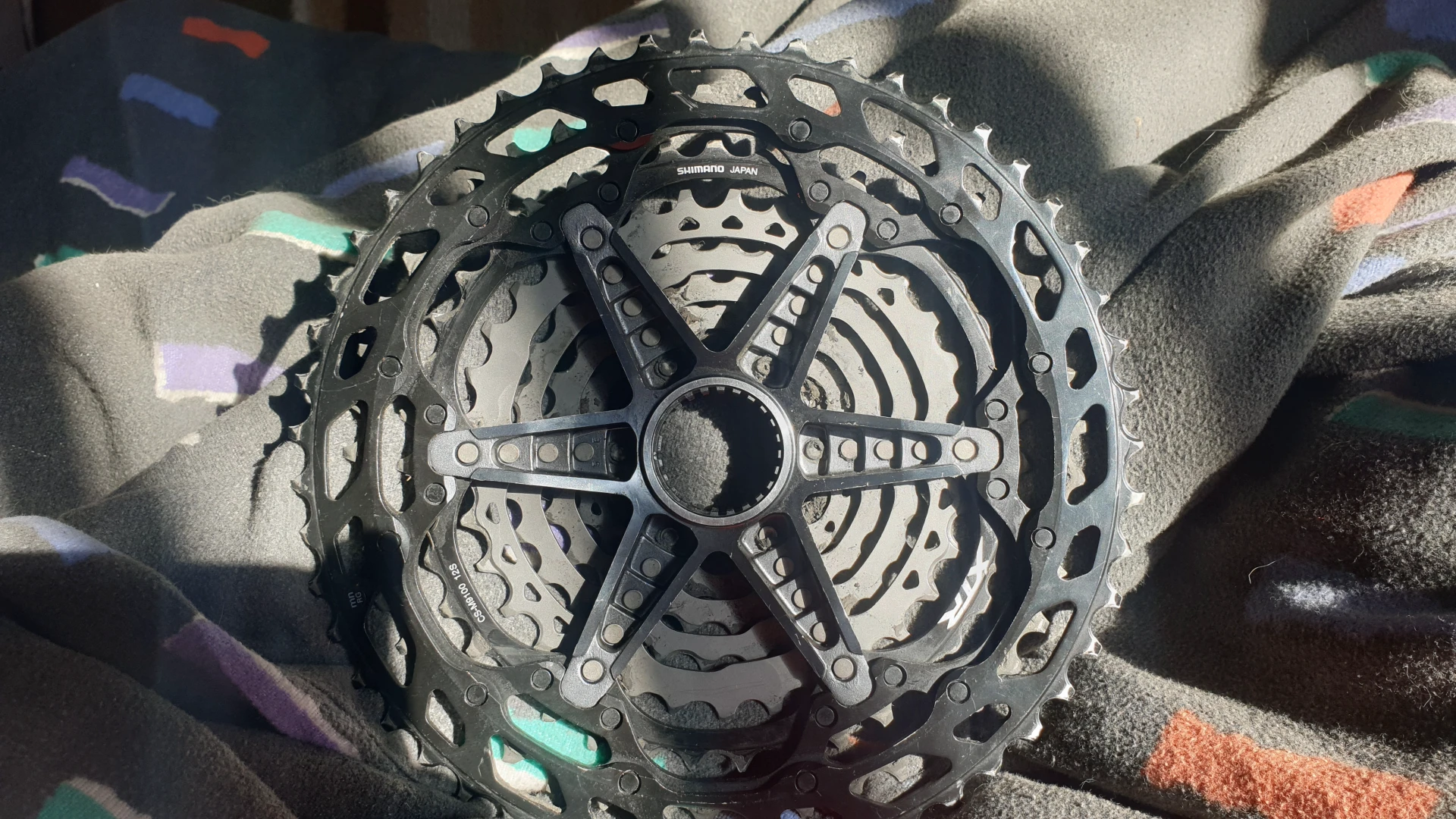 2. Vând casetă de pinioane Shimano xtr CSM 9100