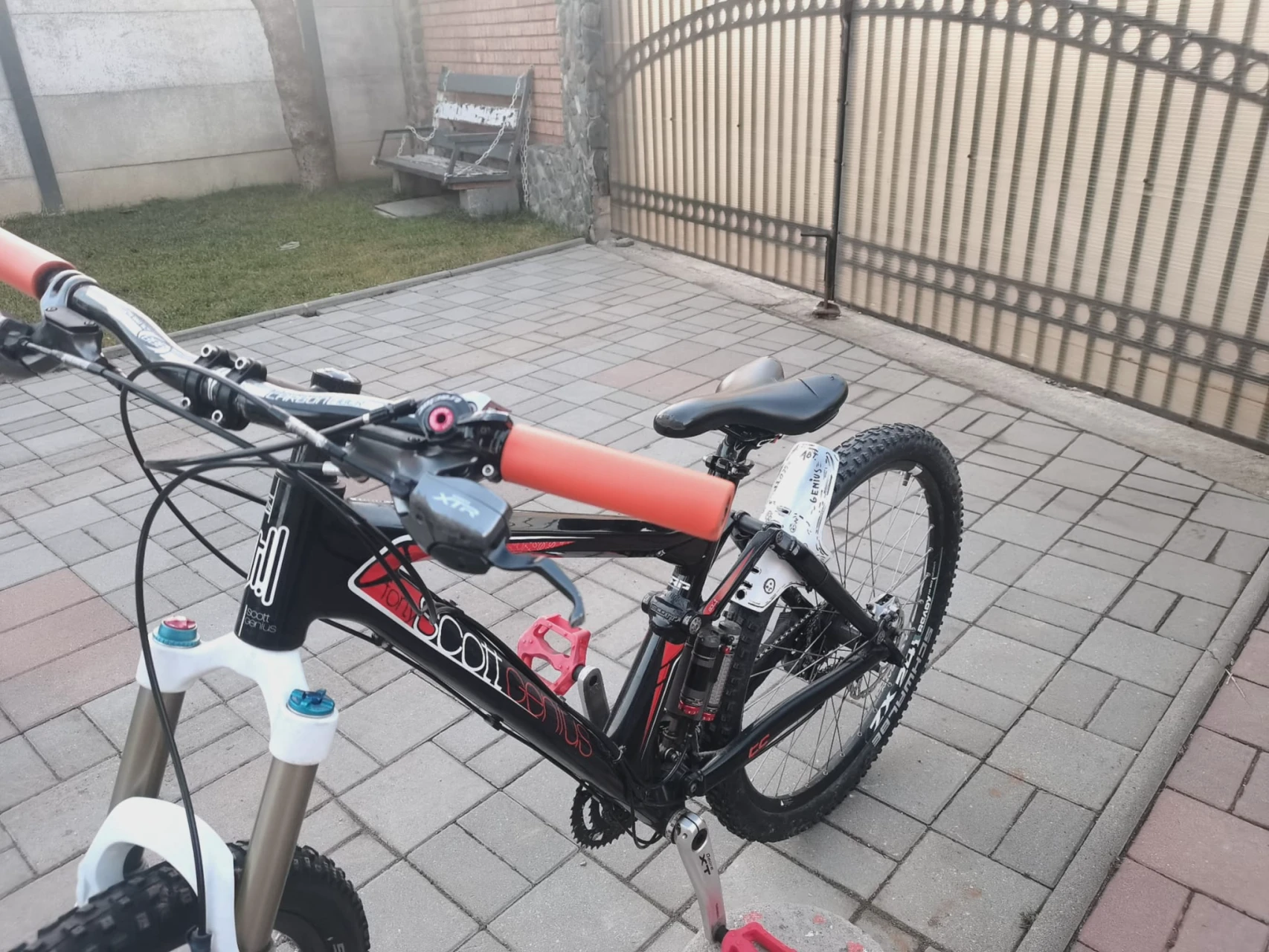 1. Bicicletă Scott Genius