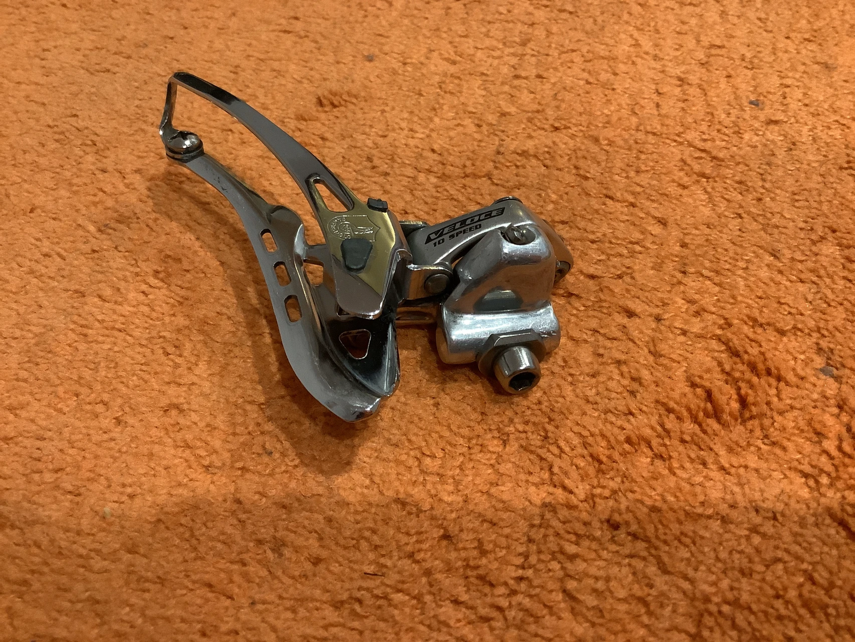 1. Deraior Campagnolo Veloce baraze on
