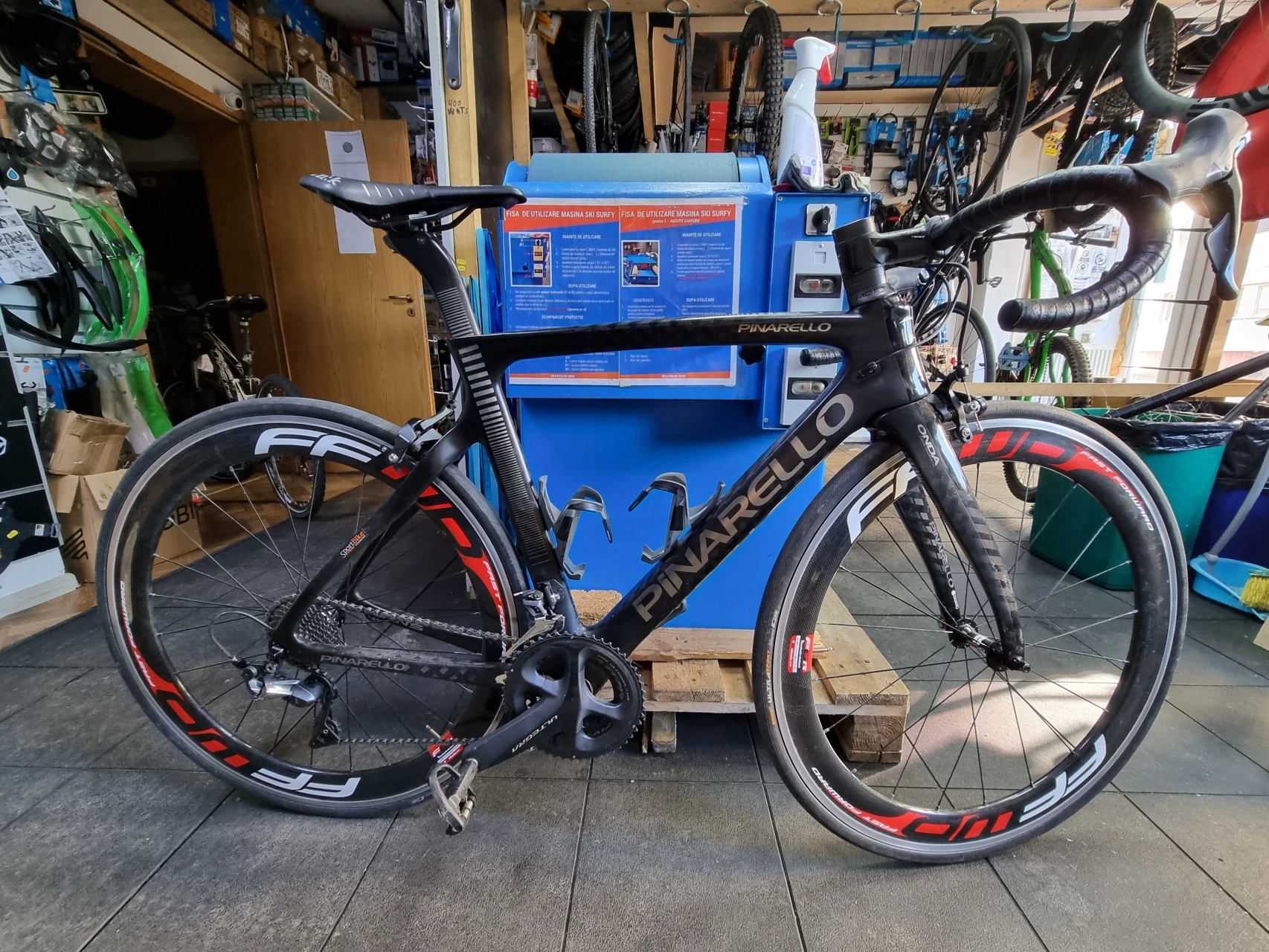 1. Pinarello Gan Fulcrum Racing