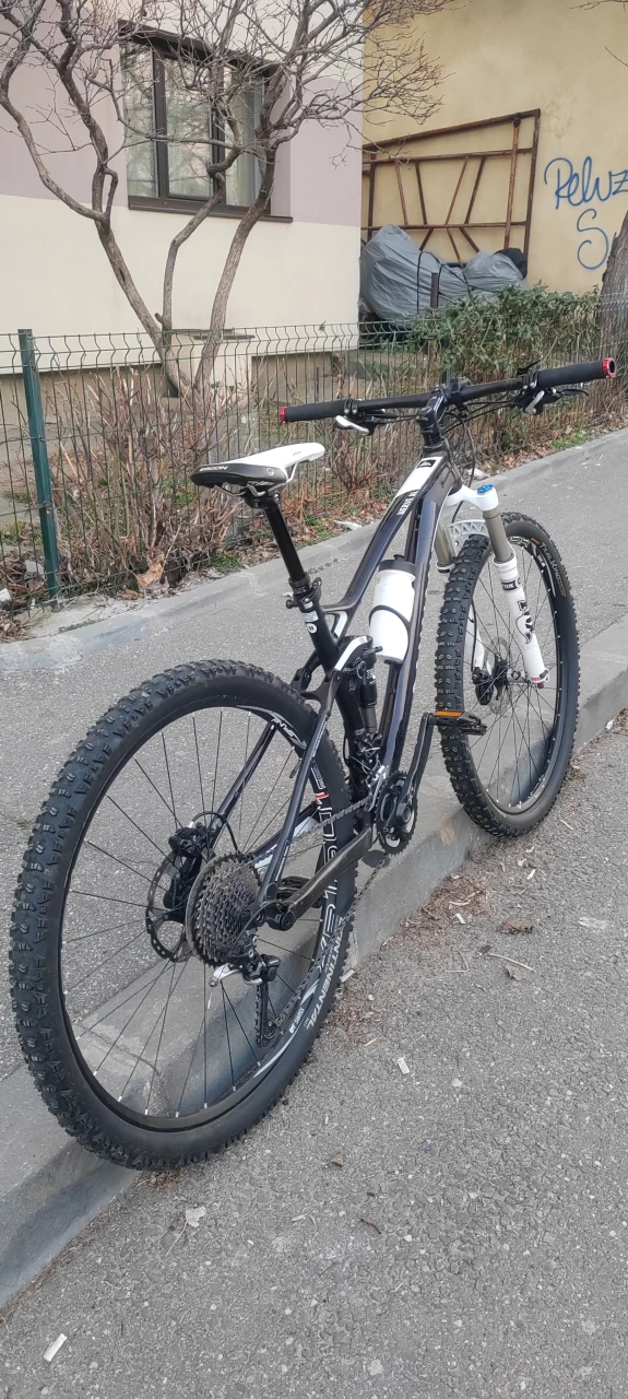 1. Bicicleta MTB Canyon Nerve Al