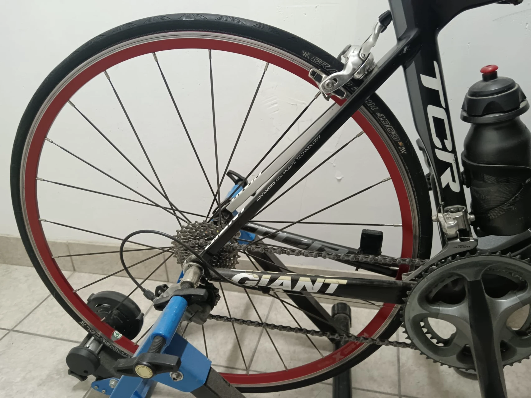 1. Cursiera Giant TCR Advanced, Ultegra 2x10