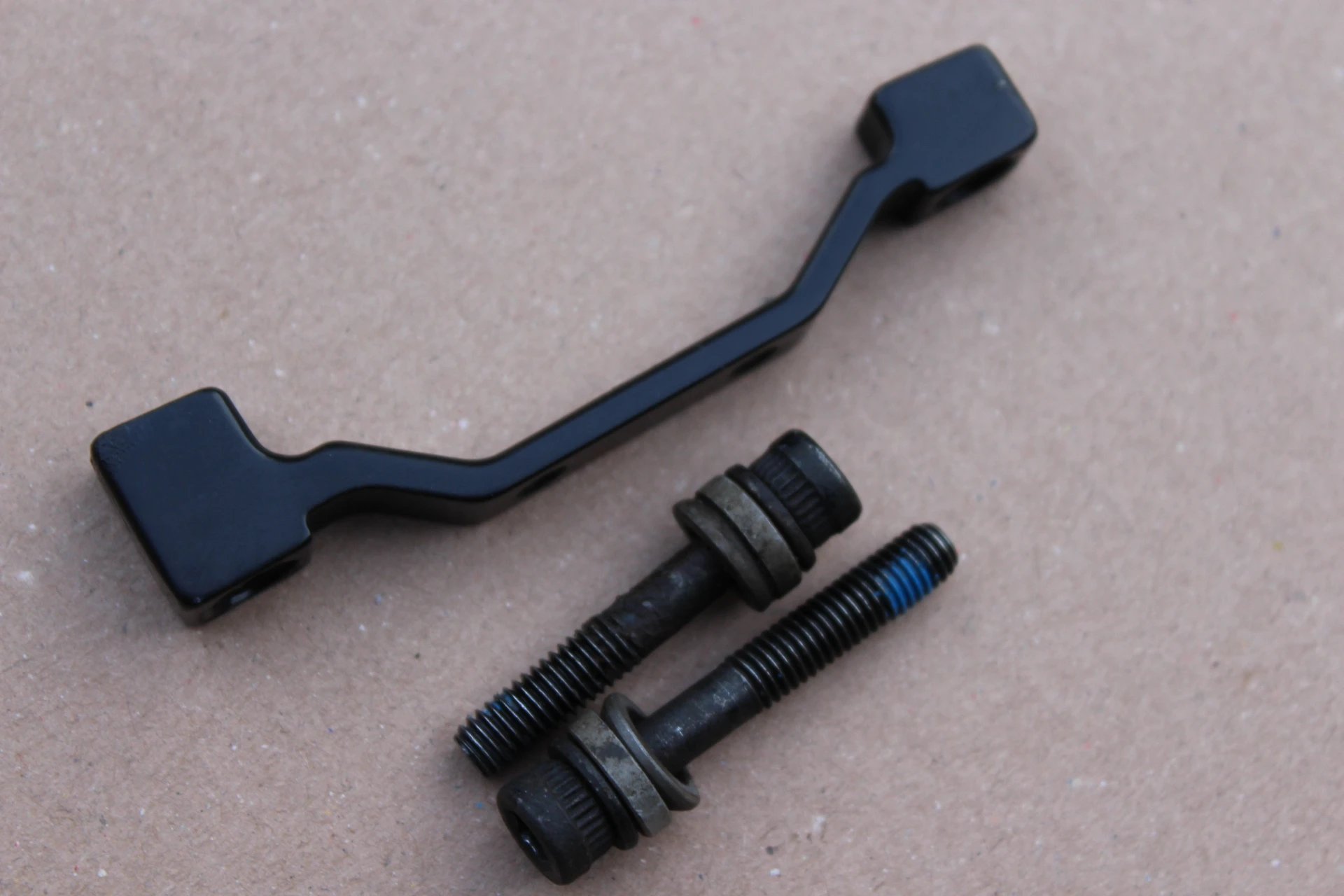 1. Adaptor frana Shimao postmount de la 180 la 203mm