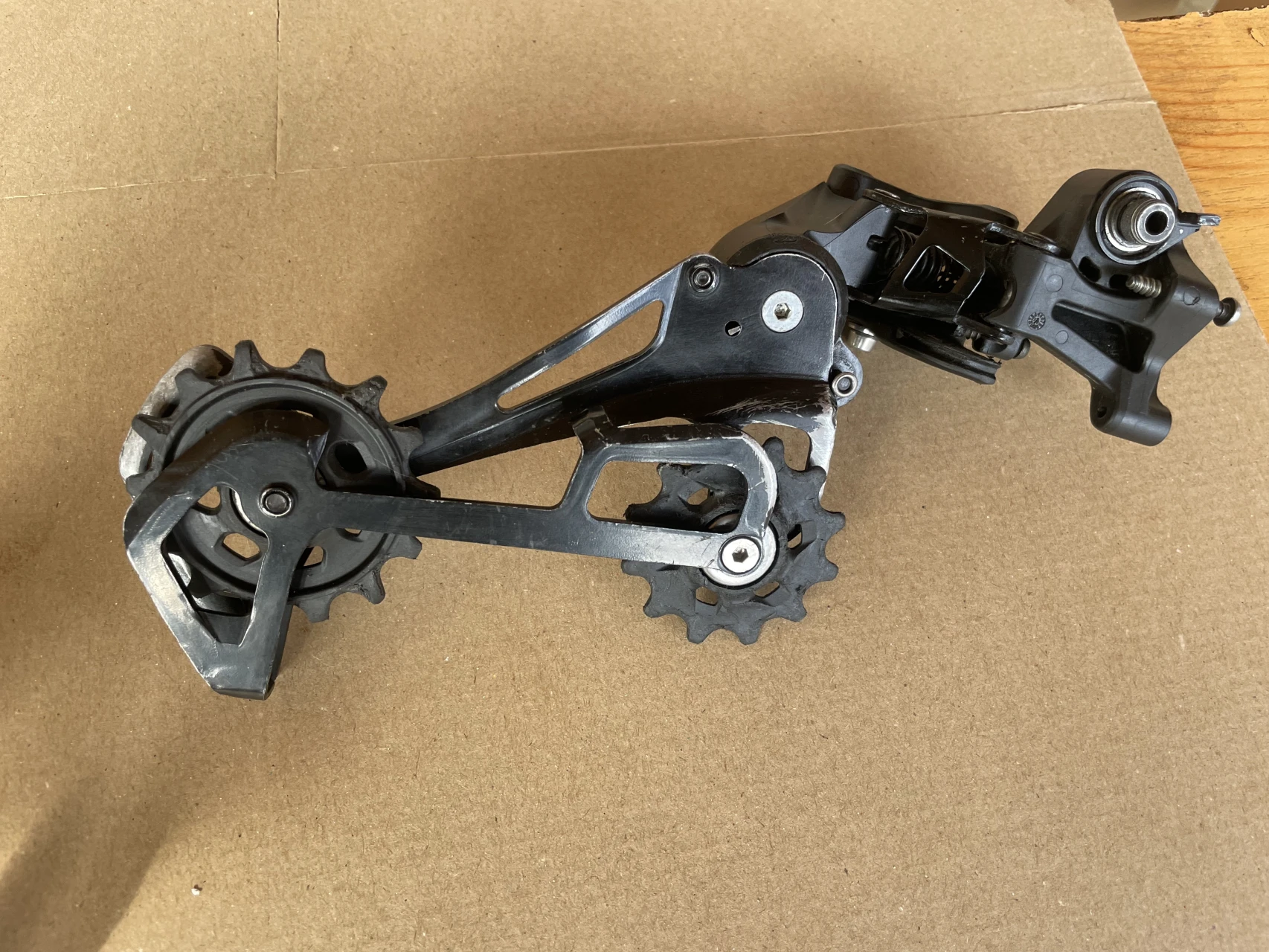 1. Schimbator spate Sram SX 12 viteze