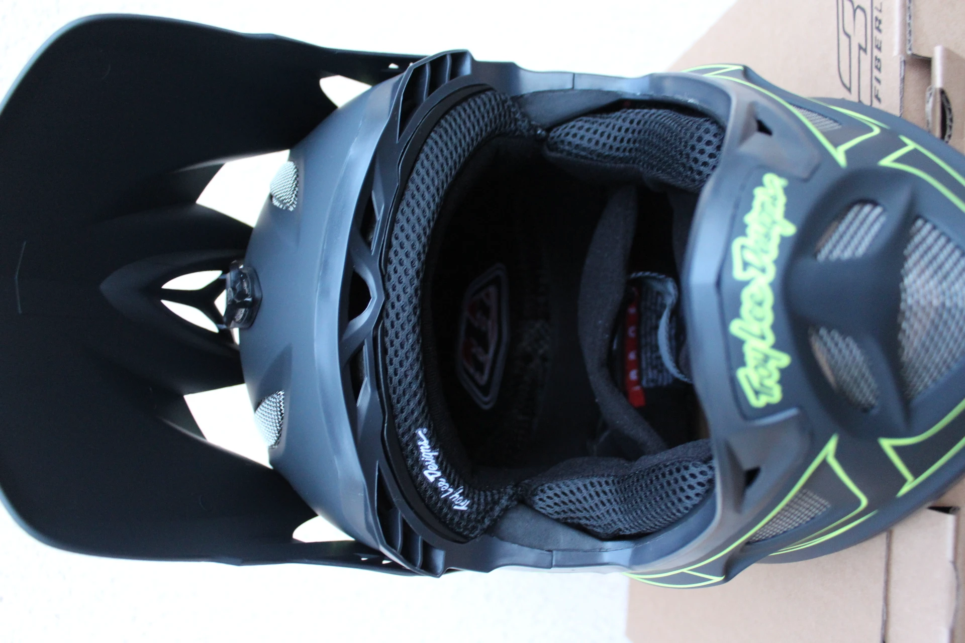 1. Troy Lee Designs D3 Fiberlite Spiderstripe Fullface - Large(58-59cm)