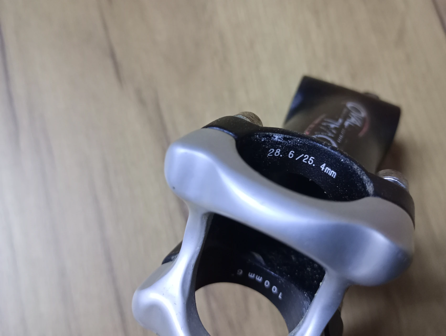 1. Oval 100 x 28,6 / 25,4