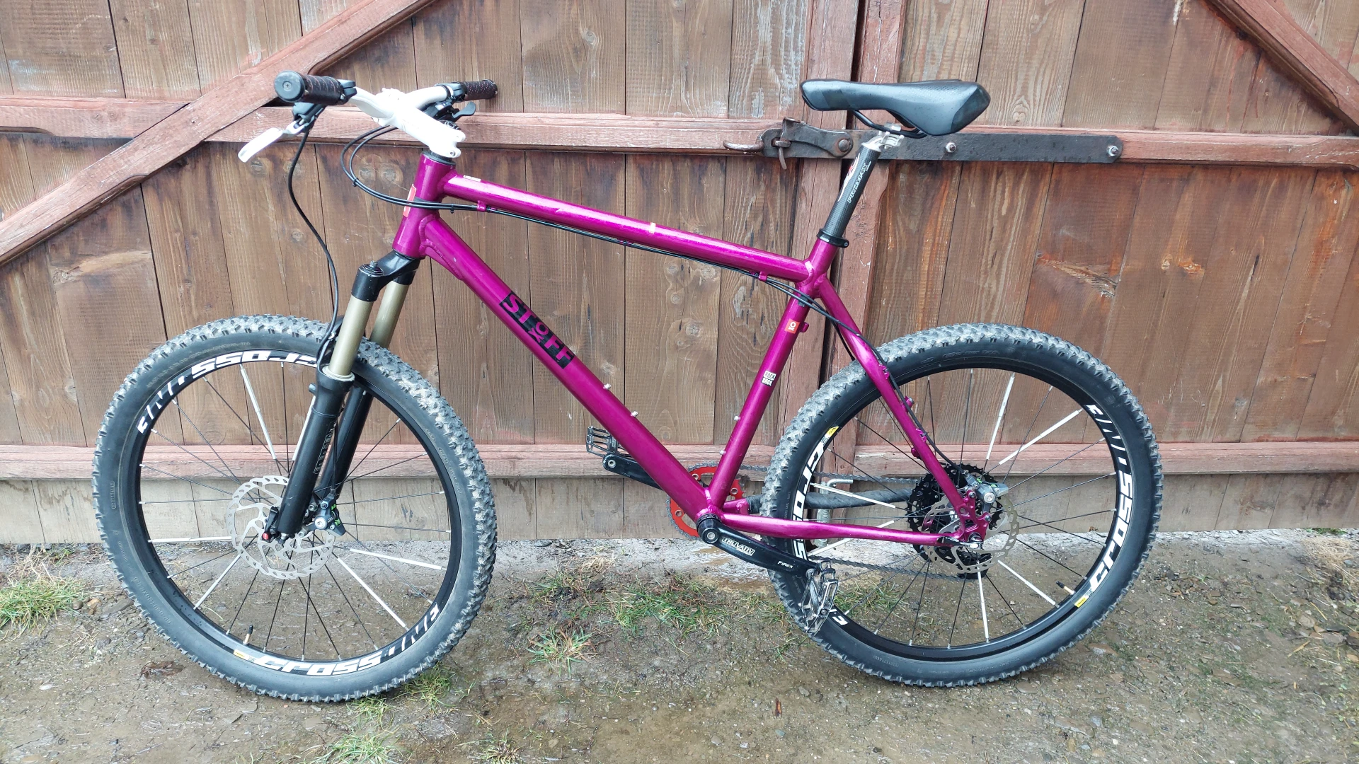 1. Bicicleta MTB 26 Kraftstoff L