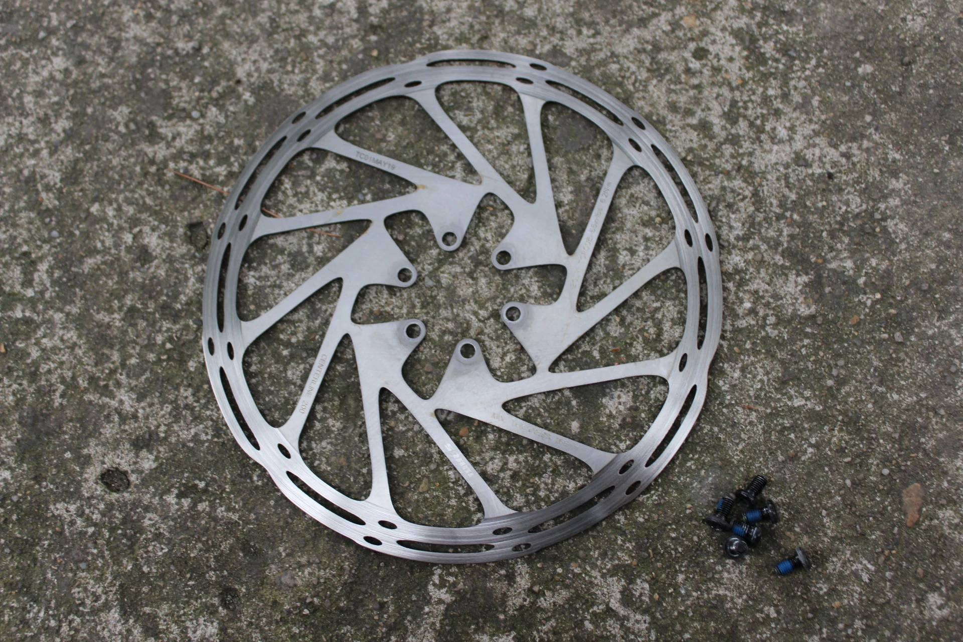 1. Sram Centerline 200 mm disc folosit