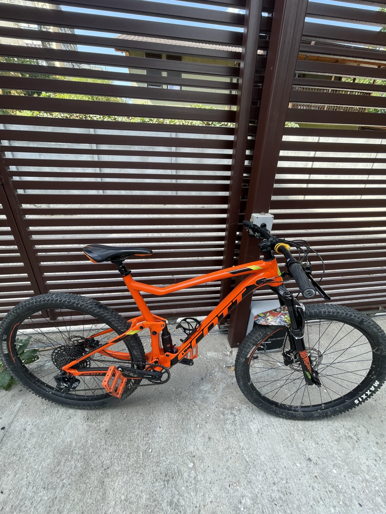 1. Scott spark 960