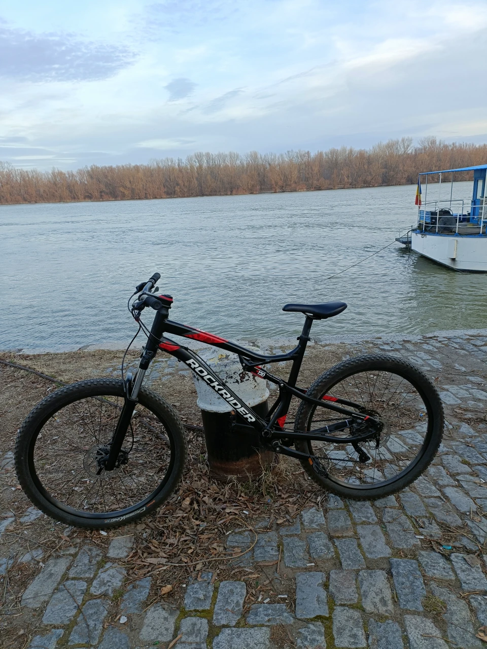 6. Vând Rockrider ST 530S