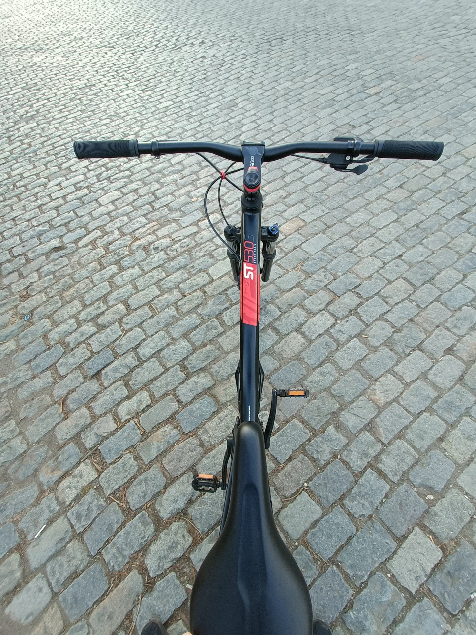 3. Vând Rockrider ST 530S