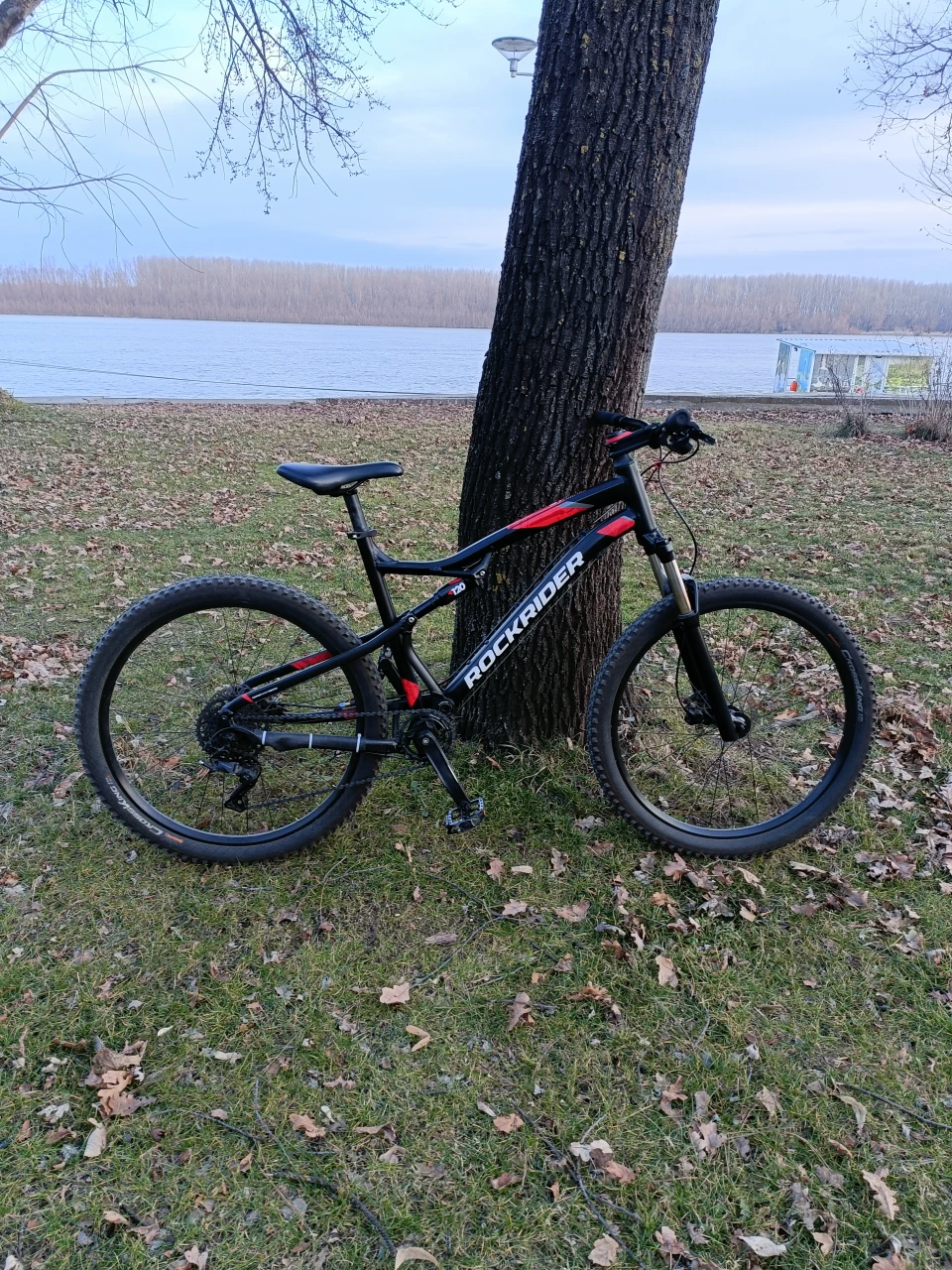 2. Vând Rockrider ST 530S