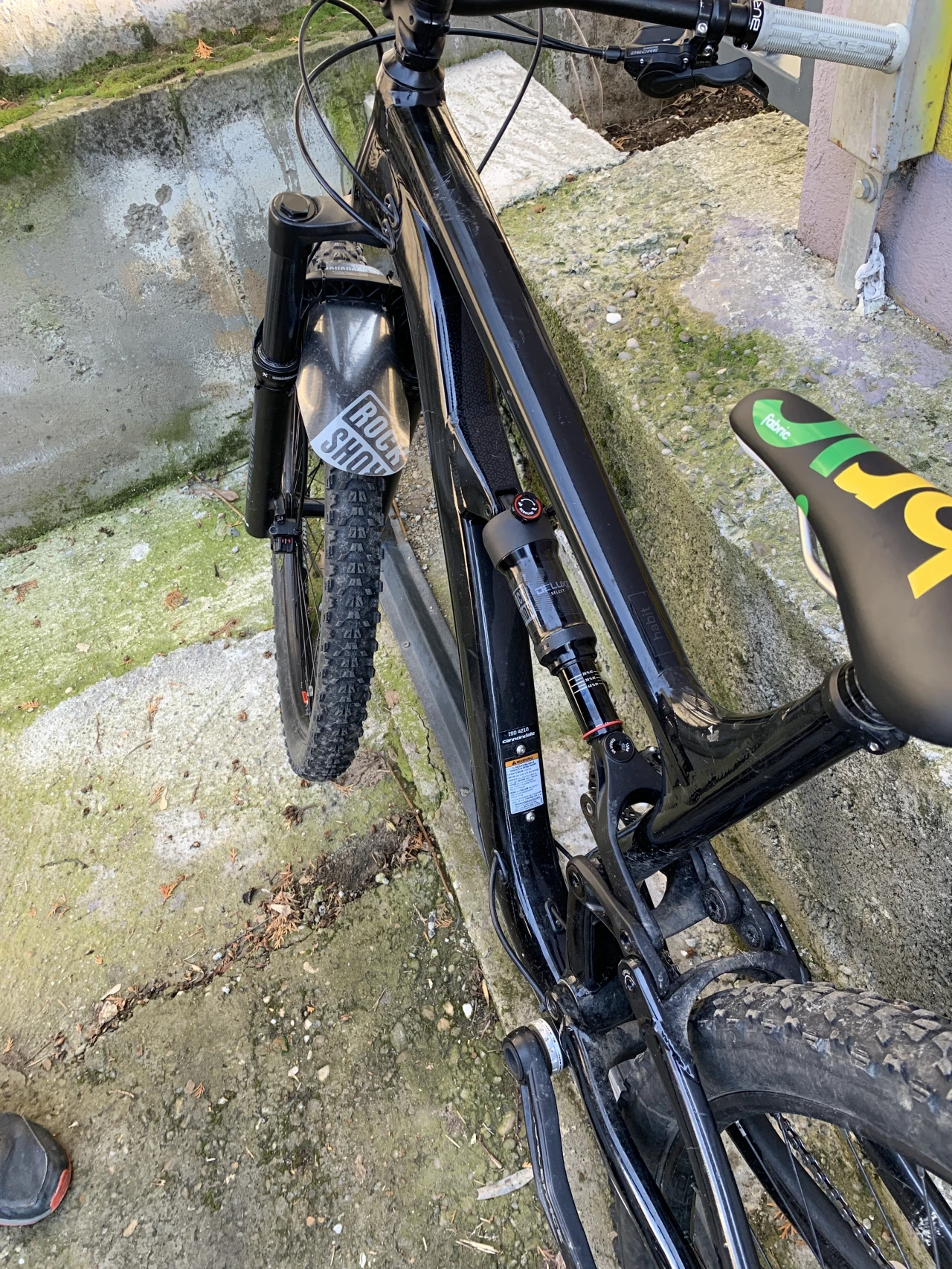 9. BICICLETA CANNONDALE HABIT