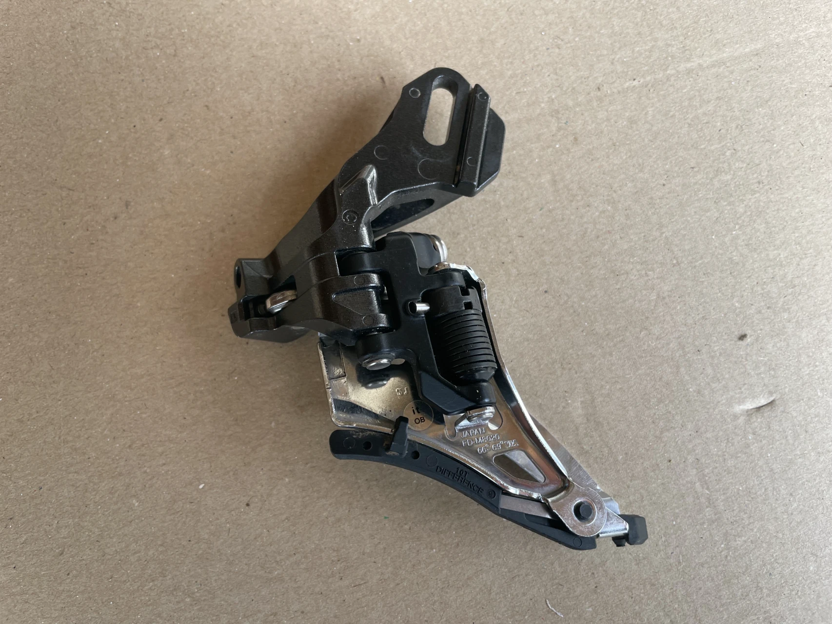 1. Schimbator Fata Shimano XT 2x11